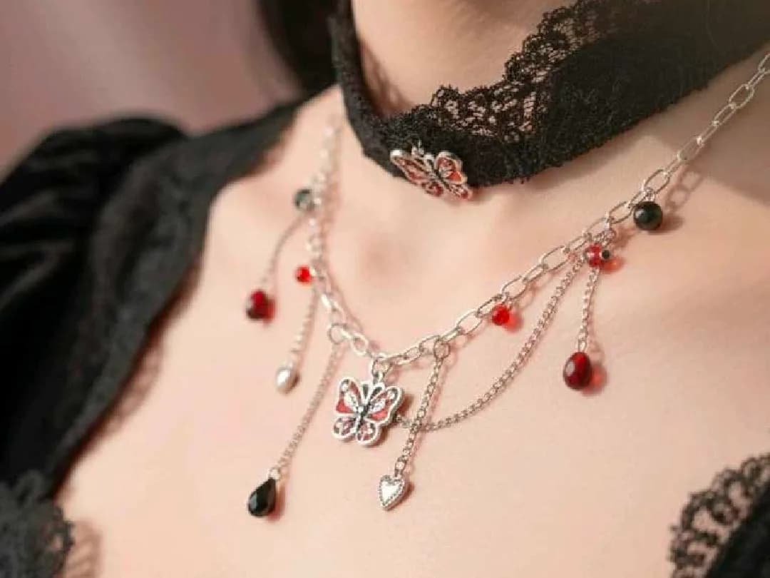Skull butterfly necklace — 1