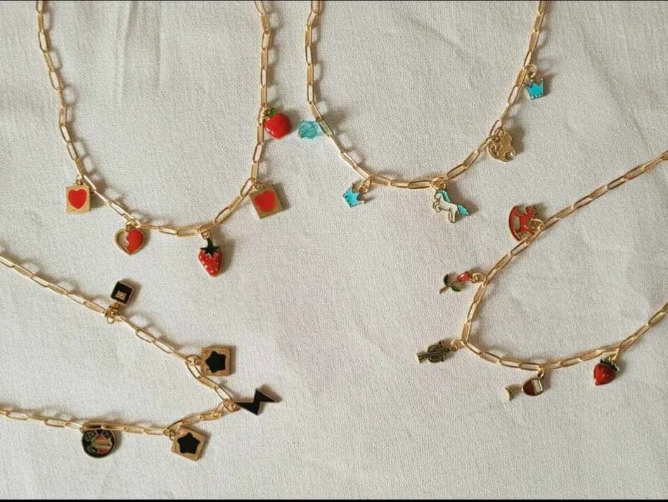 Charm necklace Random one