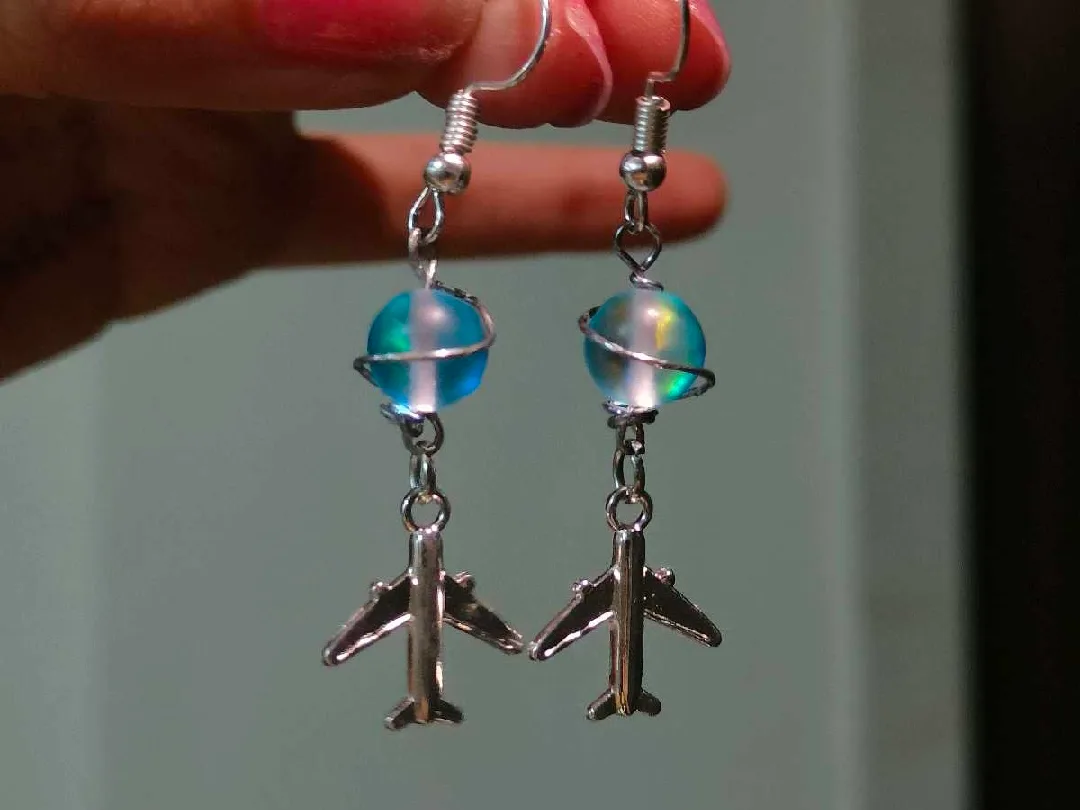 Travel mode earrings