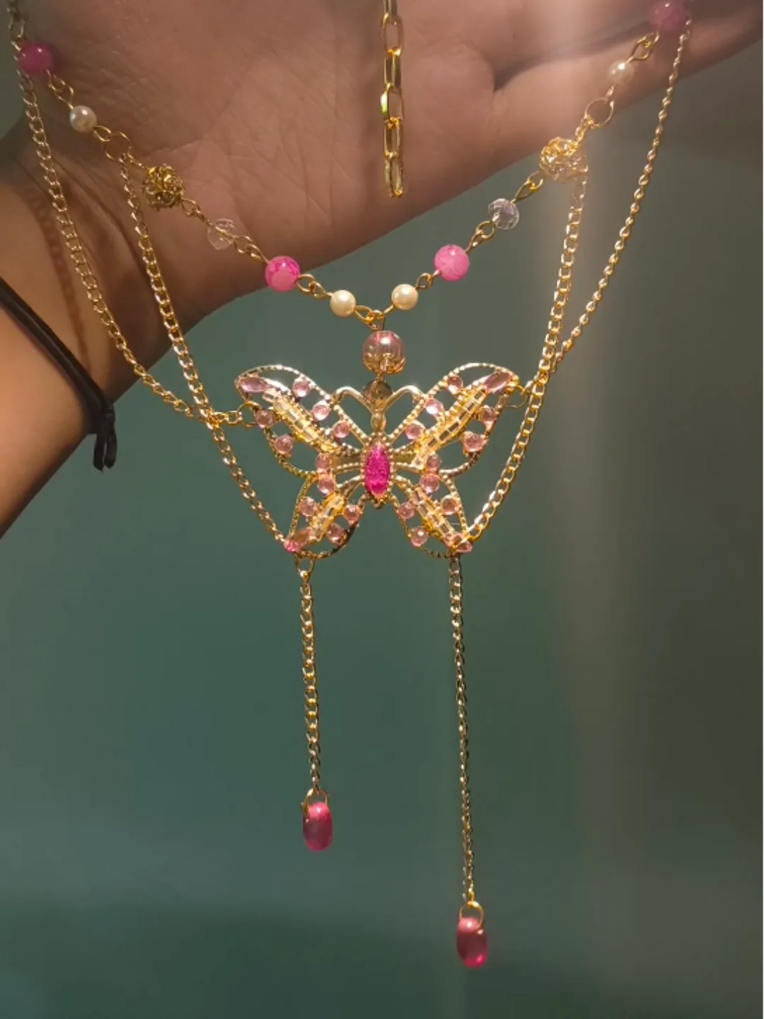Glitterwing necklace — 1